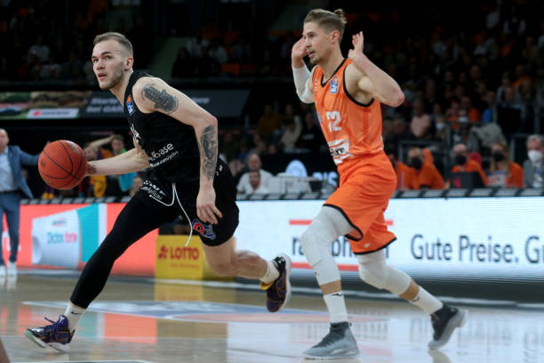 位教练如何 位教练如何